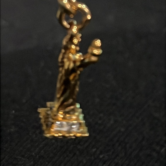 VICTORIA WIECK Beverly Hills Charm .925 Gold Sterling Silver STATUE OF LIBERTY - Picture 3 of 6